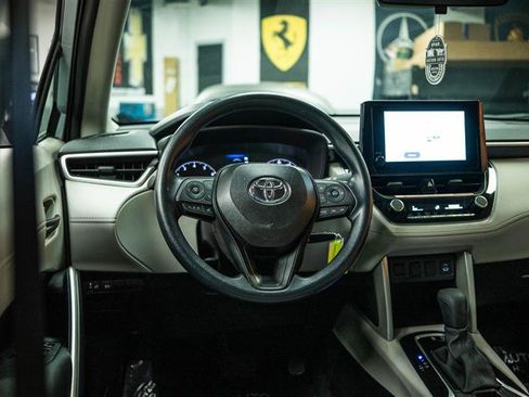Used 2025 Toyota Corolla Cross L FWD image 14