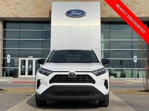 Used 2024 Toyota RAV4 LE image 2