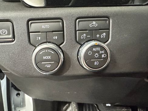 New 2026 GMC Sierra 1500 Elevation image 19