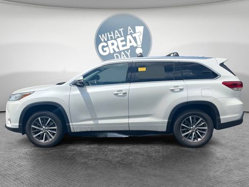 Used 2017 Toyota Highlander XLE FWD image 7