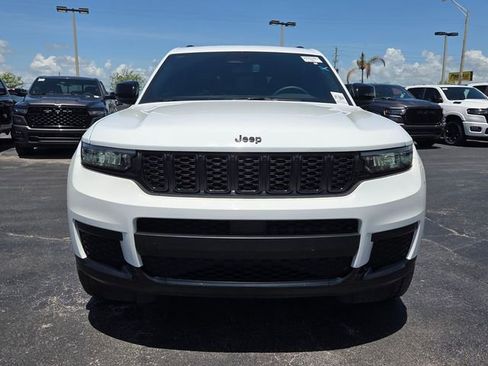 Used 2024 Jeep Grand Cherokee L Altitude RWD image 2