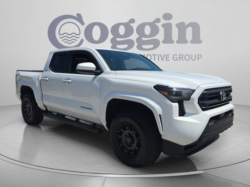 Used 2024 Toyota Tacoma SR5 RWD image 7