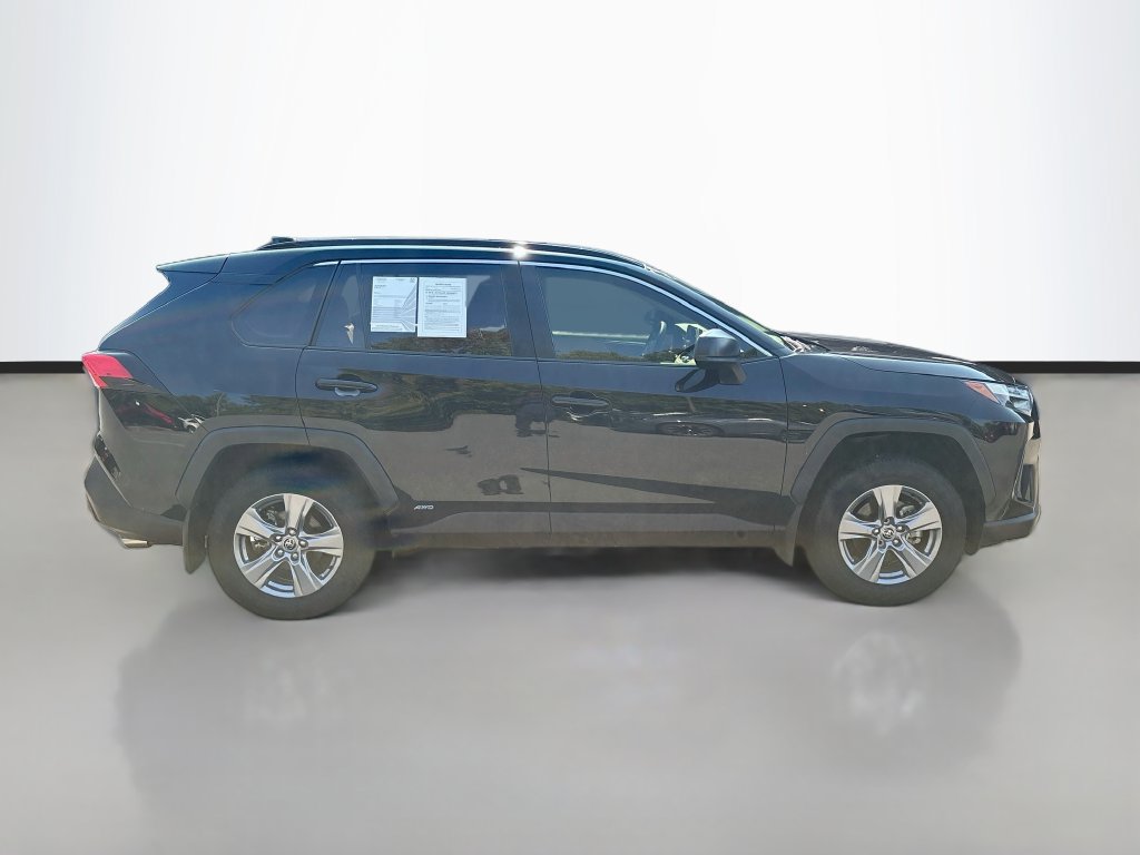 Used 2025 Toyota RAV4 LE AWD/4WD image 5