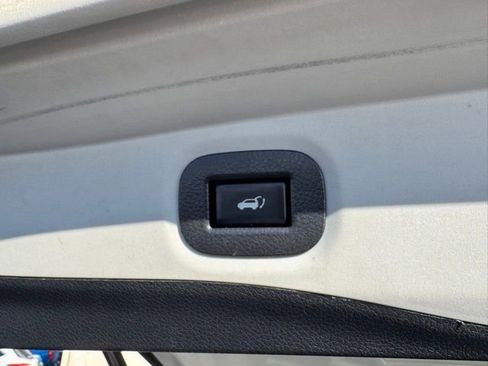 Used 2019 Nissan Rogue SV w/ Premium Package image 28