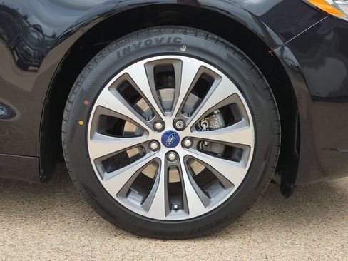 Used 2020 Ford Fusion SE AWD/4WD image 2
