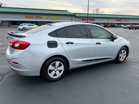 Used 2018 Chevrolet Cruze LS image 7