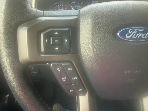 Used 2020 Ford Expedition XLT w/ Equipment Group 202A RWD image 18