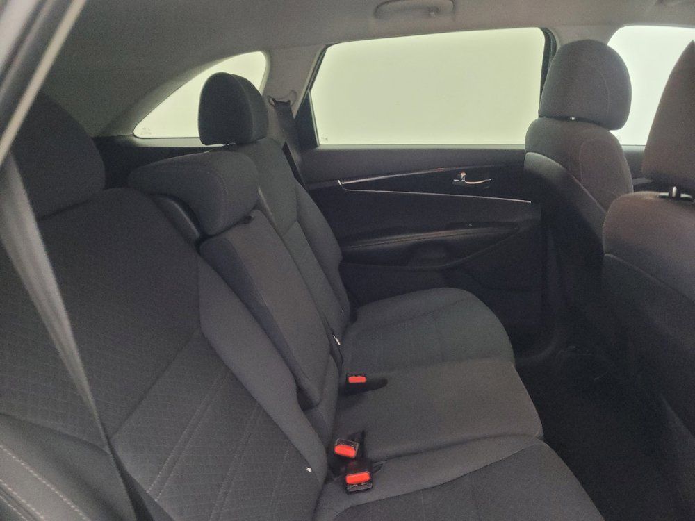 Used 2017 Kia Sorento FWD w/ LX Convenience Package image 19