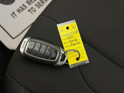 Used 2023 Hyundai Elantra SEL image 30