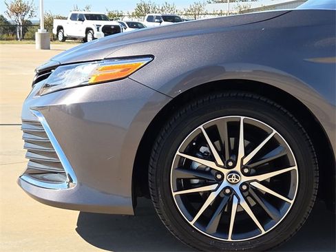 Used 2024 Toyota Camry XLE image 5
