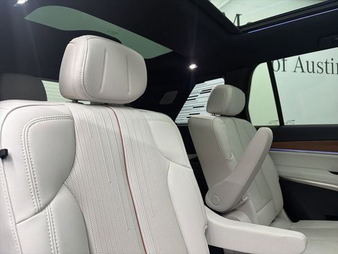 Used 2026 Cadillac Vistiq Luxury w/ LPO, Floor Liner Package image 29