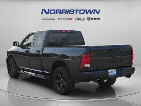 Used 2017 RAM 1500 Express w/ Black Ram 1500 Express Group image 4