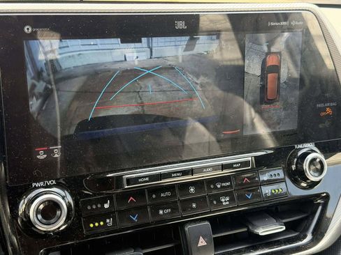 Used 2022 Toyota Highlander Platinum AWD/4WD image 13