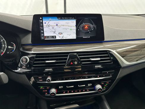 Used 2018 BMW 530i xDrive AWD/4WD image 28