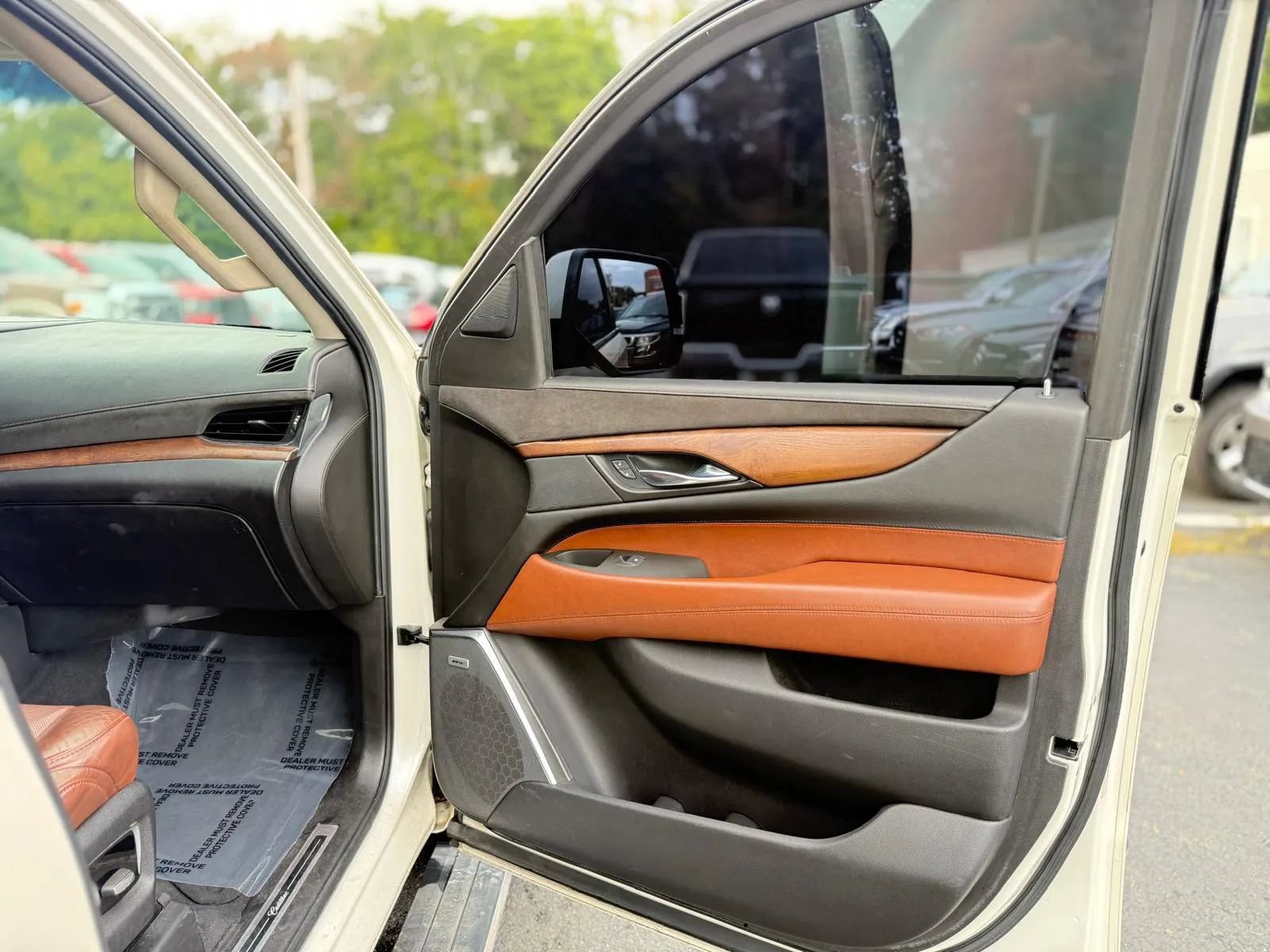 Used 2015 Cadillac Escalade ESV Premium AWD/4WD image 35