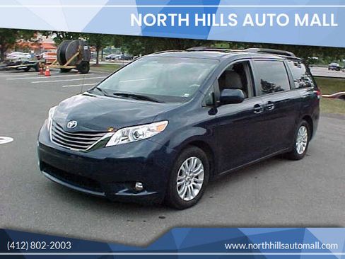 Used 2012 Toyota Sienna XLE image 1