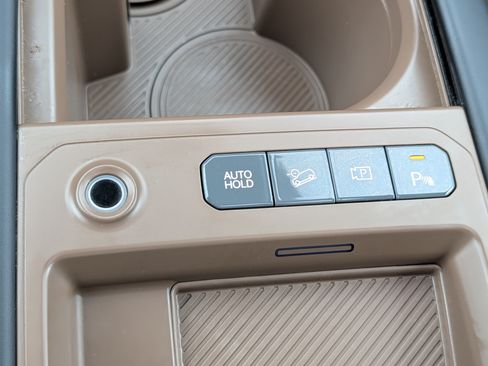 Certified 2024 Kia EV9 Land AWD/4WD image 29