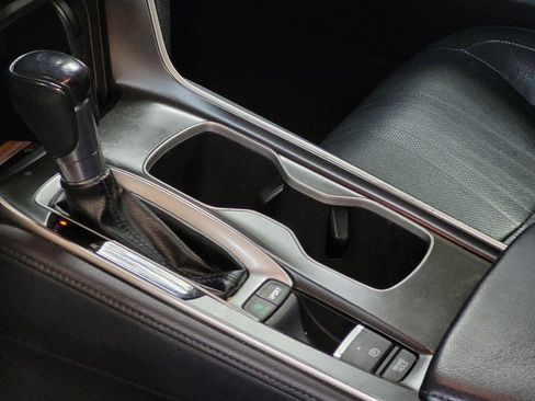 Used 2018 Honda Accord Touring image 26
