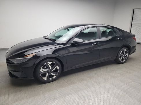 Used 2023 Hyundai Elantra SEL w/ Convenience Package FWD image 2