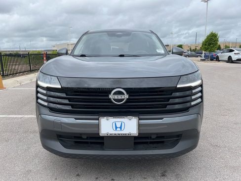 Used 2025 Nissan Kicks SV w/ Illumination Package FWD image 2