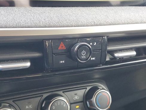 Certified 2025 Nissan Kicks SV image 15