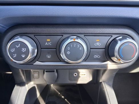 New 2025 Nissan Versa SV w/ Trunk Package image 15