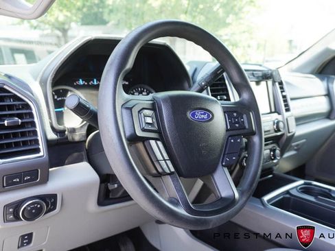 Used 2017 Ford F250 XLT w/ XLT Premium Package AWD/4WD image 36