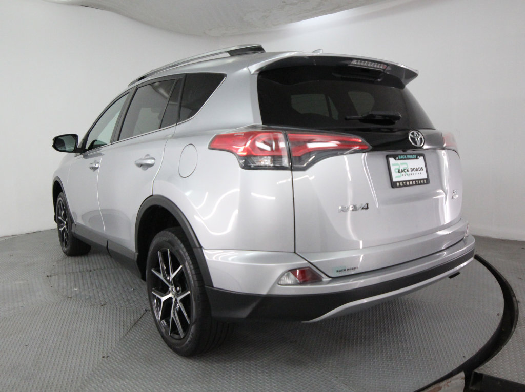Used 2017 Toyota RAV4 SE AWD/4WD image 7
