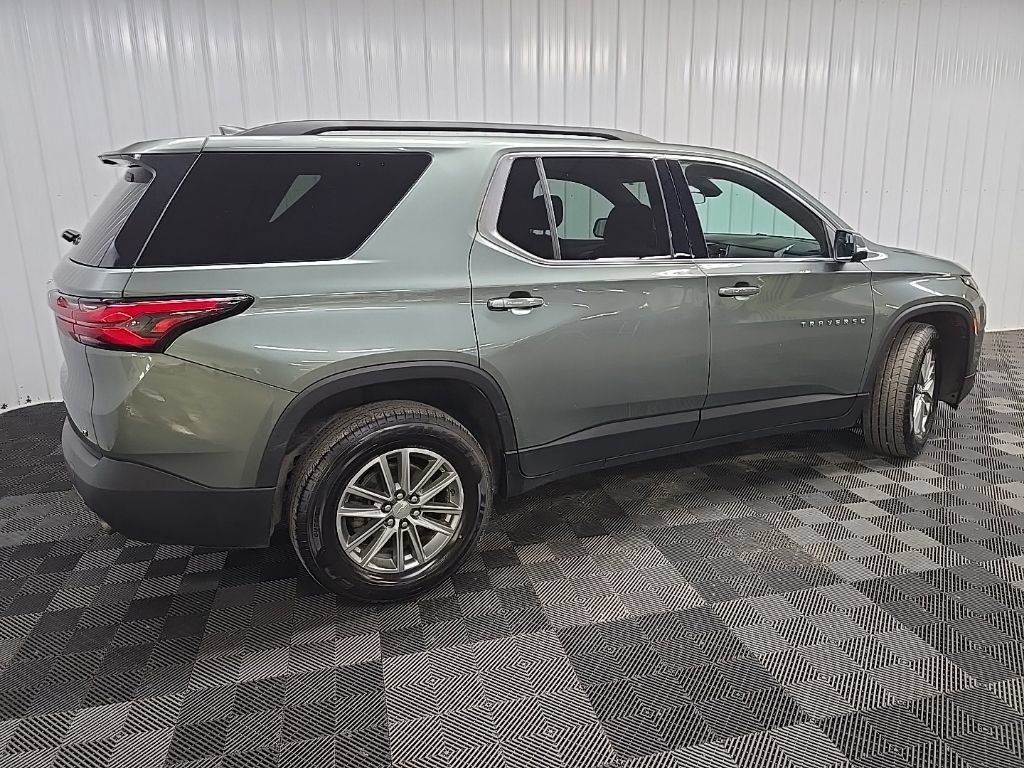 Used 2023 Chevrolet Traverse LT AWD/4WD image 3
