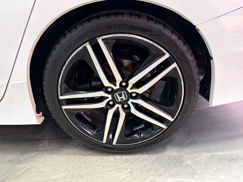 Used 2016 Honda Accord Touring image 30