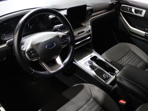 Used 2020 Ford Explorer XLT image 15