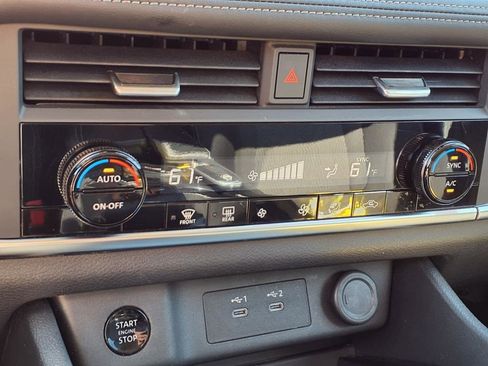 Used 2024 Nissan Rogue SV image 10