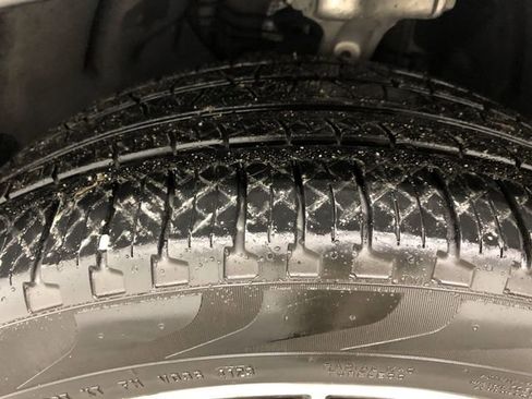 Used 2019 Porsche Cayenne S image 30