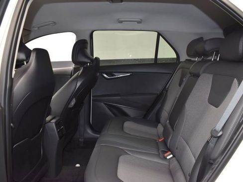 Used 2025 Kia Niro EX FWD image 10