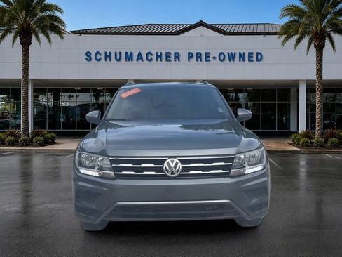 Used 2020 Volkswagen Tiguan SE w/ Panoramic Sunroof Package FWD image 2