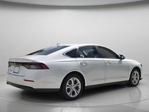 Used 2024 Honda Accord LX image 7