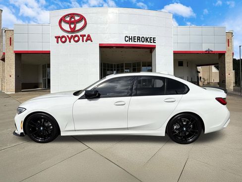 Used 2021 BMW 330i Sedan w/ M Sport Package image 8