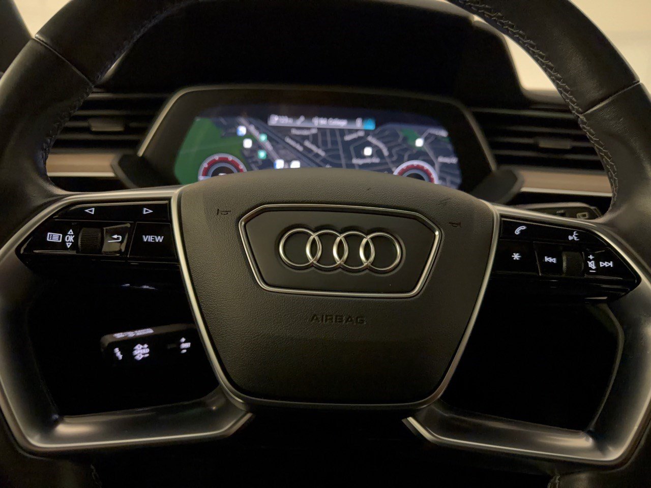 Used 2024 Audi Q8 e-tron Premium AWD/4WD image 10