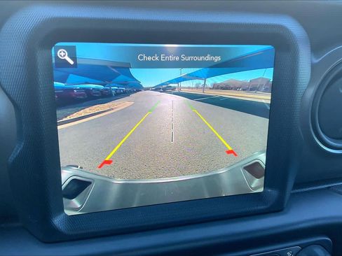 Used 2023 Jeep Gladiator Sport image 27