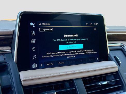 Used 2023 Chevrolet Suburban Premier AWD/4WD image 18