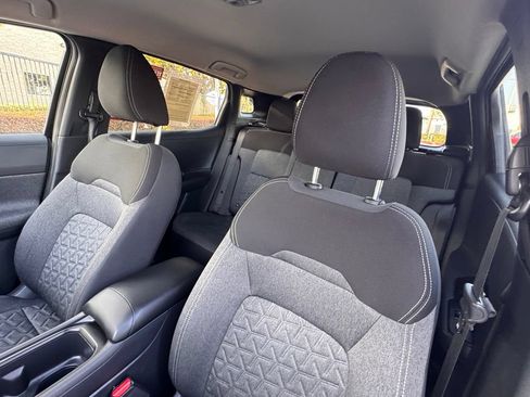 Certified 2025 Nissan Kicks SV FWD image 12