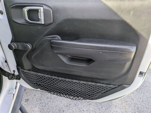 Used 2018 Jeep Wrangler Unlimited Sport image 30