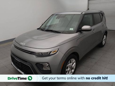 Used 2022 Kia Soul LX w/ Technology Package FWD image 1