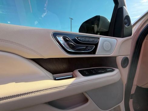 Used 2020 Lincoln Navigator Reserve w/ Equipment Group 208A Reserve AWD/4WD image 6