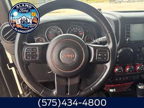 Used 2017 Jeep Wrangler Unlimited Rubicon AWD/4WD image 14