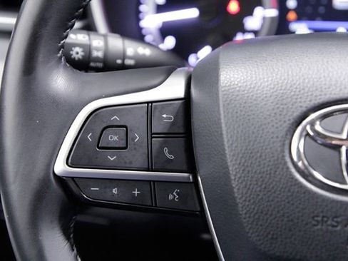 Used 2023 Toyota Highlander XLE image 30