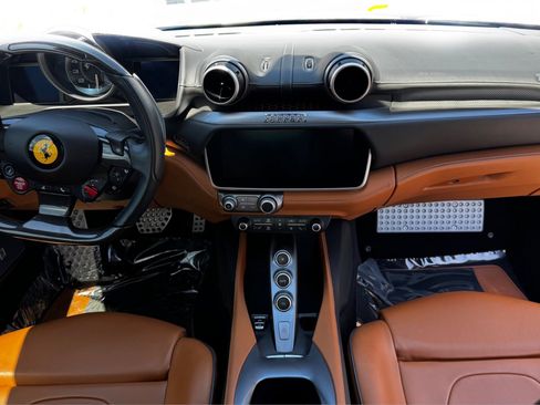 Used 2019 Ferrari Portofino RWD image 13
