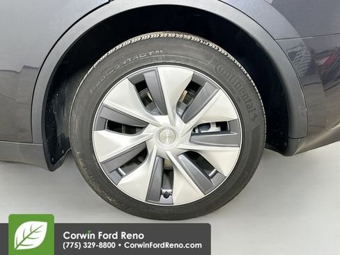 Used 2024 Tesla Model Y Long Range image 30
