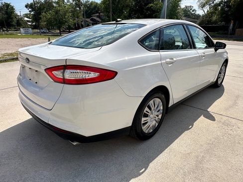 Used 2013 Ford Fusion S FWD image 5