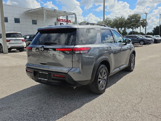 Used 2026 Nissan Pathfinder SV FWD image 8